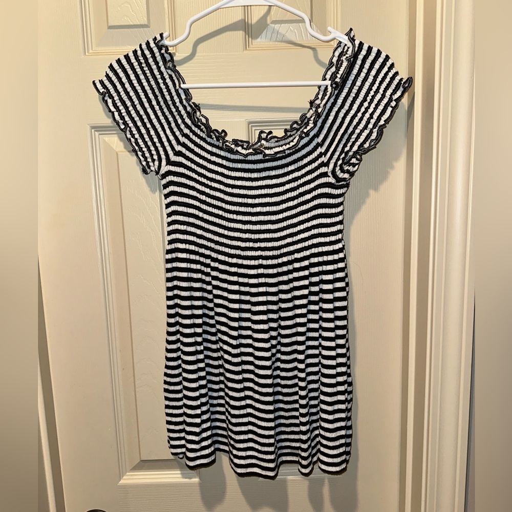 Black and white off the shoulder ruched smocked top